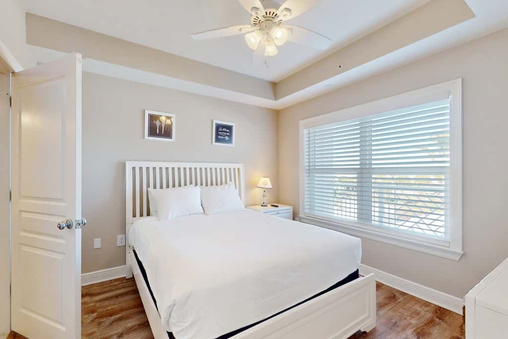 Water-view condo with hot tub, pool, fitness room & balcony - dog-friendly