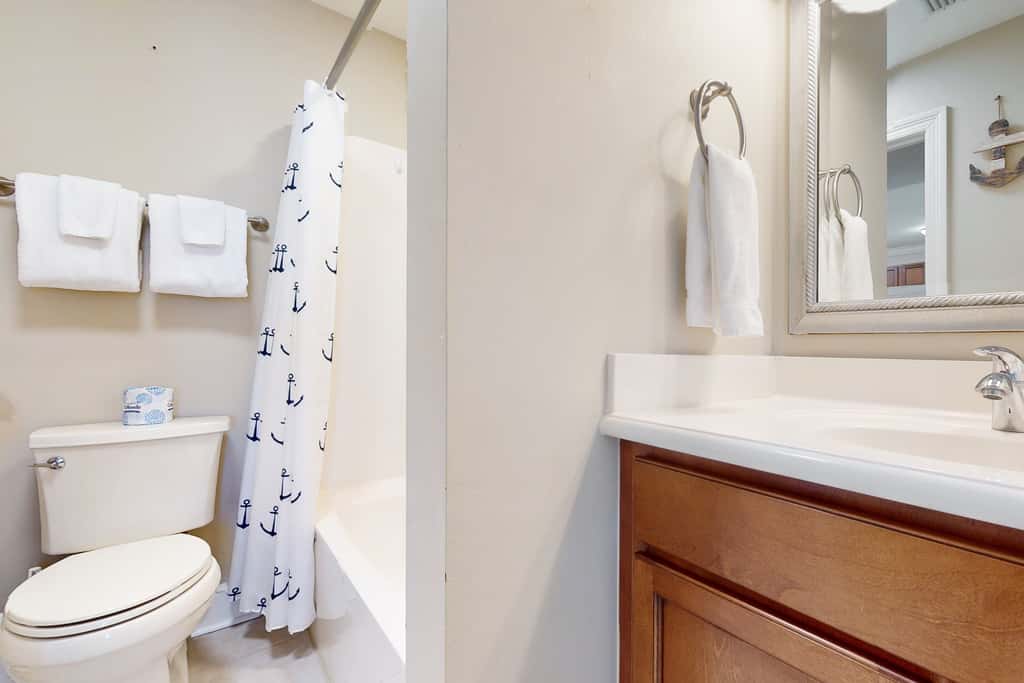 Water-view condo with hot tub, pool, fitness room & balcony - dog-friendly