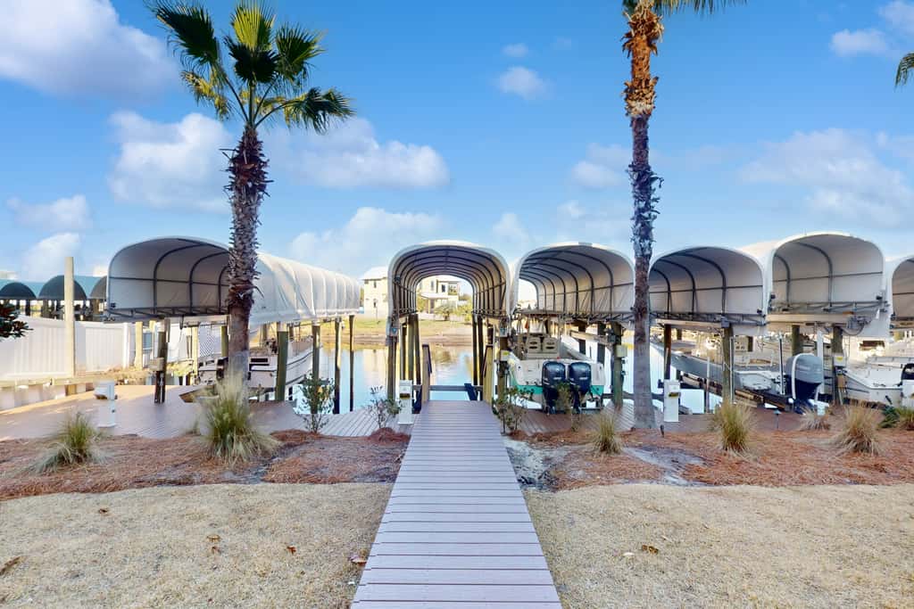 Water-view condo with hot tub, pool, fitness room & balcony - dog-friendly