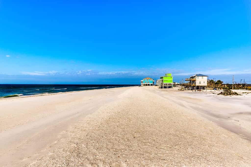 Unique waterfront home with wraparound deck and private grill - free WiFi
