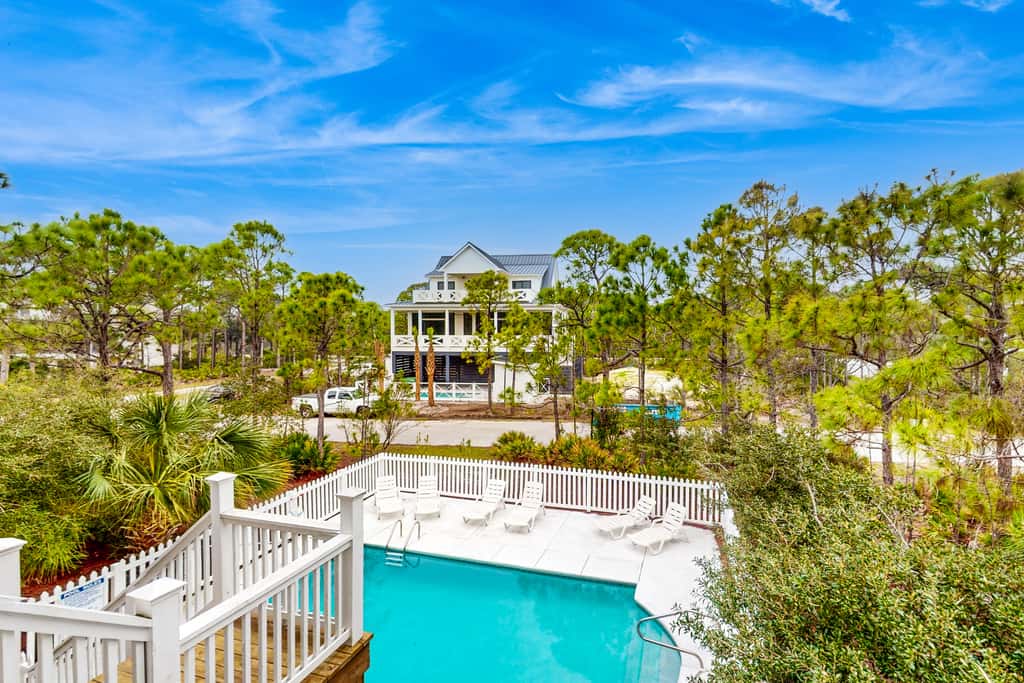 Spacious dog-friendly home with pool, hot tub, access to tennis, pickle ball, pools