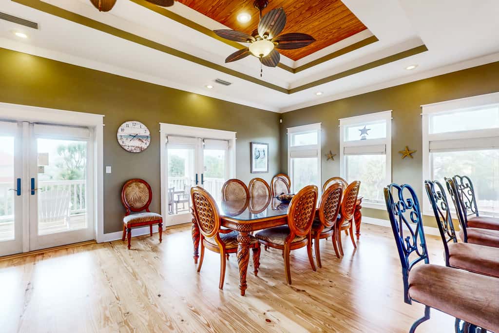Spacious dog-friendly home with pool, hot tub, access to tennis, pickle ball, pools