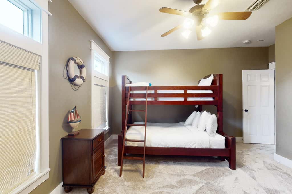 Spacious dog-friendly home with pool, hot tub, access to tennis, pickle ball, pools