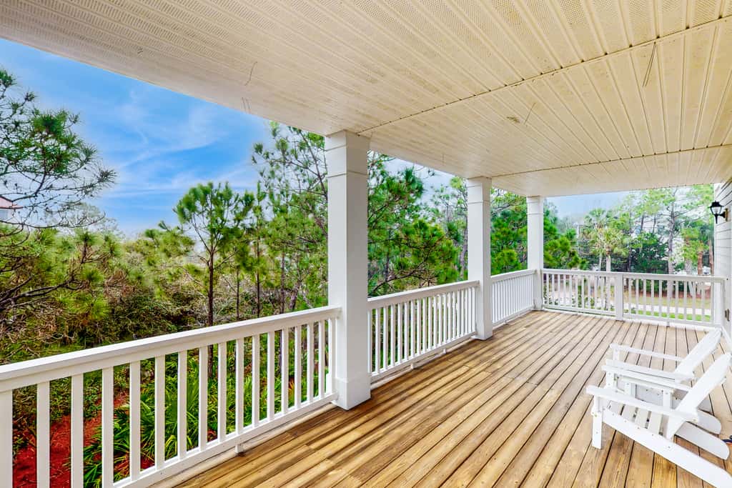 Spacious dog-friendly home with pool, hot tub, access to tennis, pickle ball, pools