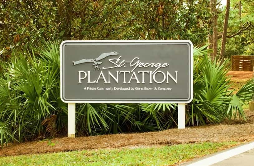 Spacious dog-friendly home with pool, hot tub, access to tennis, pickle ball, pools