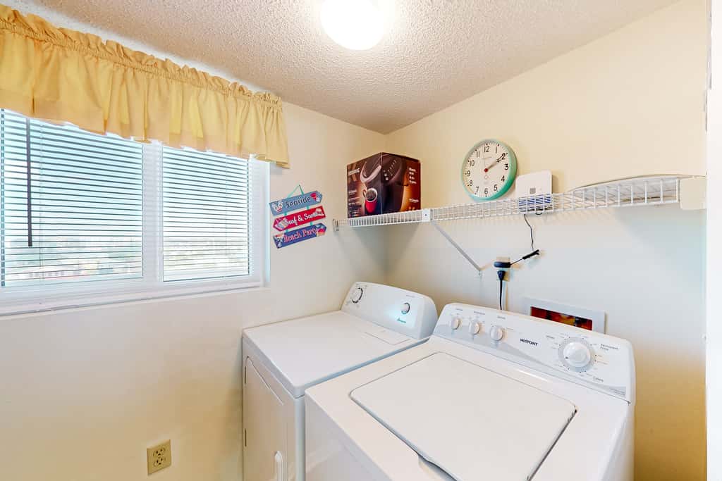 Gulf view & beachfront condo with balcony, pool, tennis, & gym