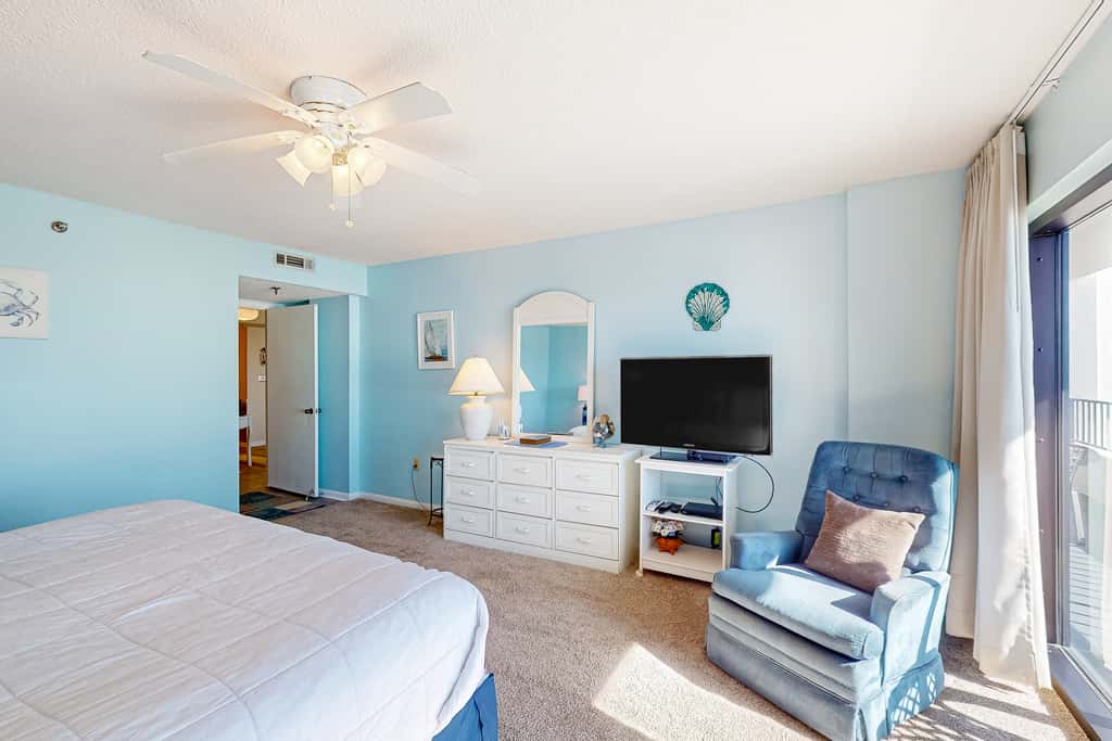 Gulf view & beachfront condo with balcony, pool, tennis, & gym