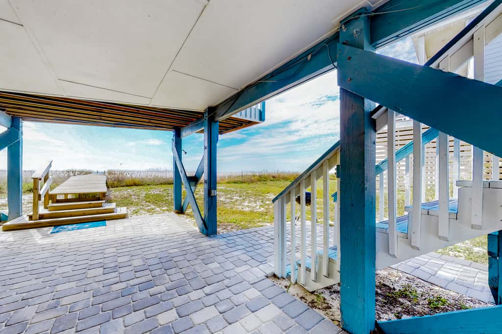 Gulf-front home with WiFi, private beach boardwalk & views - dog-friendly