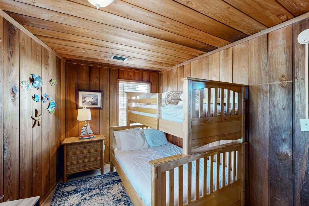 Dog-friendly gulf front home with panoramic gulf views from the sundeck