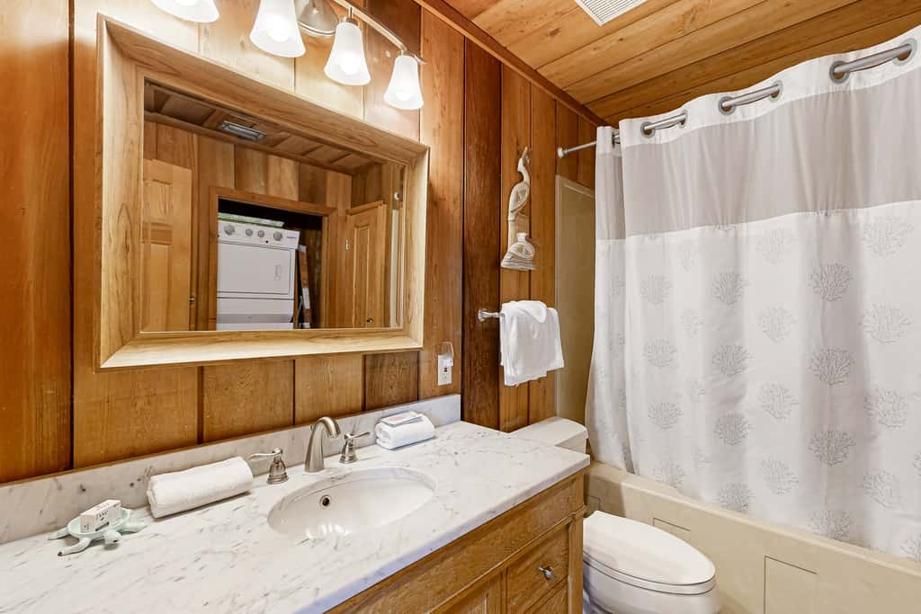 Dog-friendly gulf front home with panoramic gulf views from the sundeck