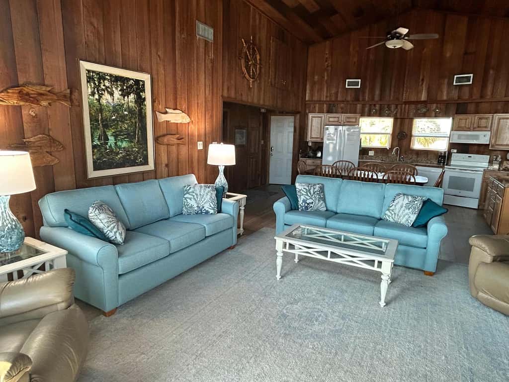 Dog-friendly gulf front home with panoramic gulf views from the sundeck