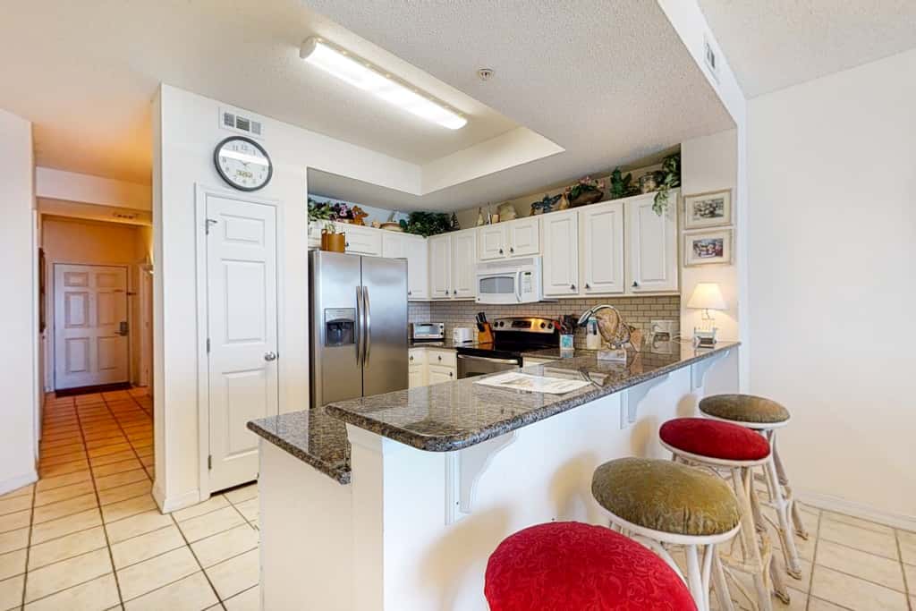 Gulf Dunes 513 - Vibrant Waterfront Condo, Short Drive to Plenty of Tasty Dining Spots