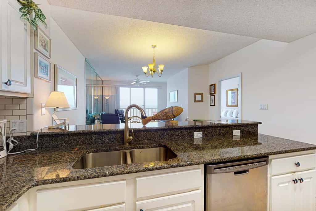 Gulf Dunes 513 - Vibrant Waterfront Condo, Short Drive to Plenty of Tasty Dining Spots