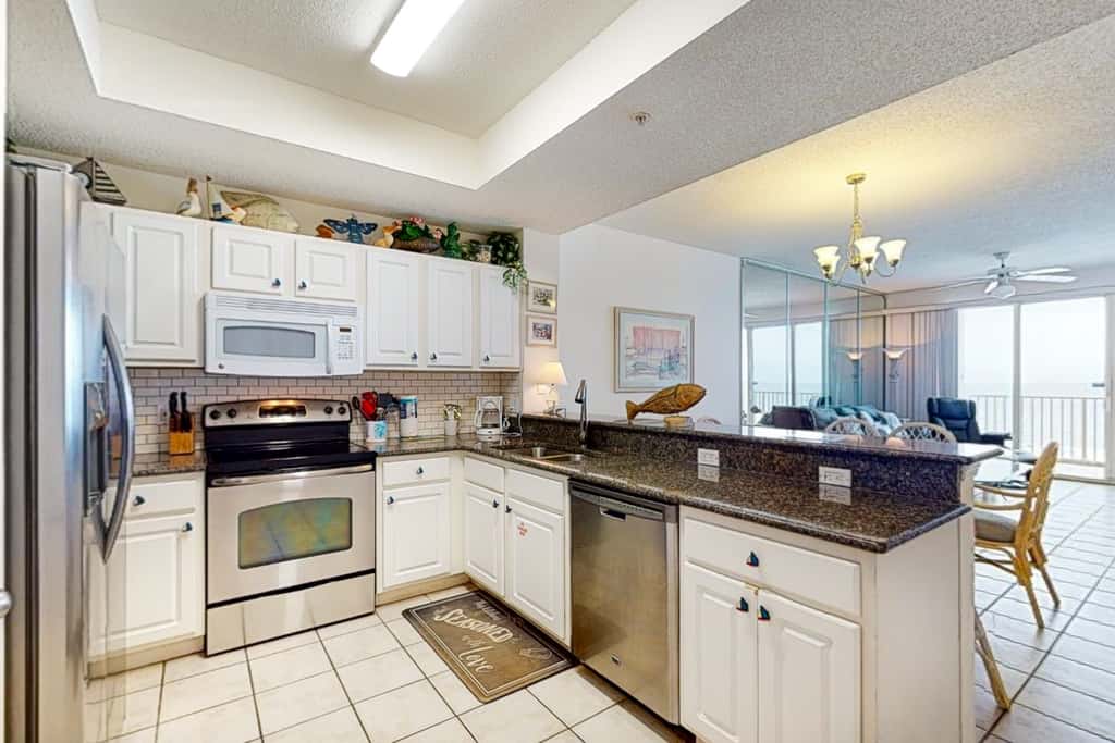 Gulf Dunes 513 - Vibrant Waterfront Condo, Short Drive to Plenty of Tasty Dining Spots