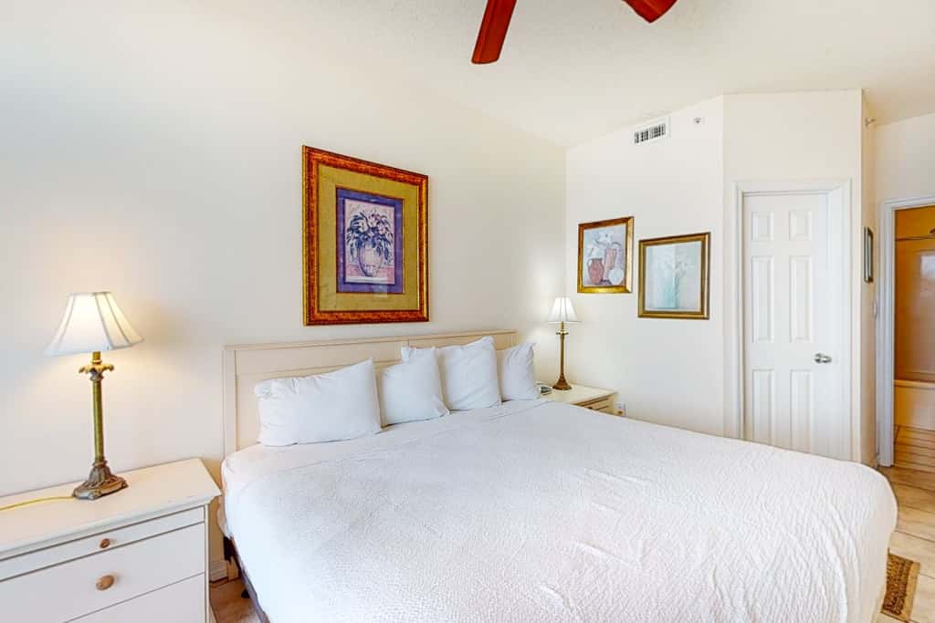 Gulf Dunes 513 - Vibrant Waterfront Condo, Short Drive to Plenty of Tasty Dining Spots