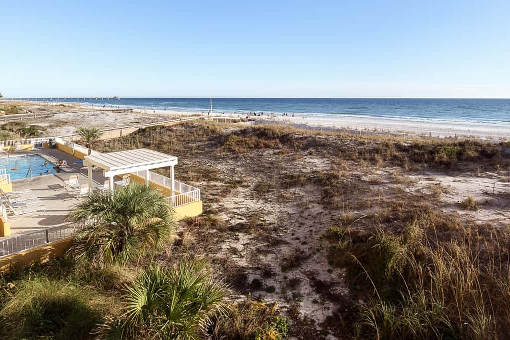 Gulf Dunes 513 - Vibrant Waterfront Condo, Short Drive to Plenty of Tasty Dining Spots