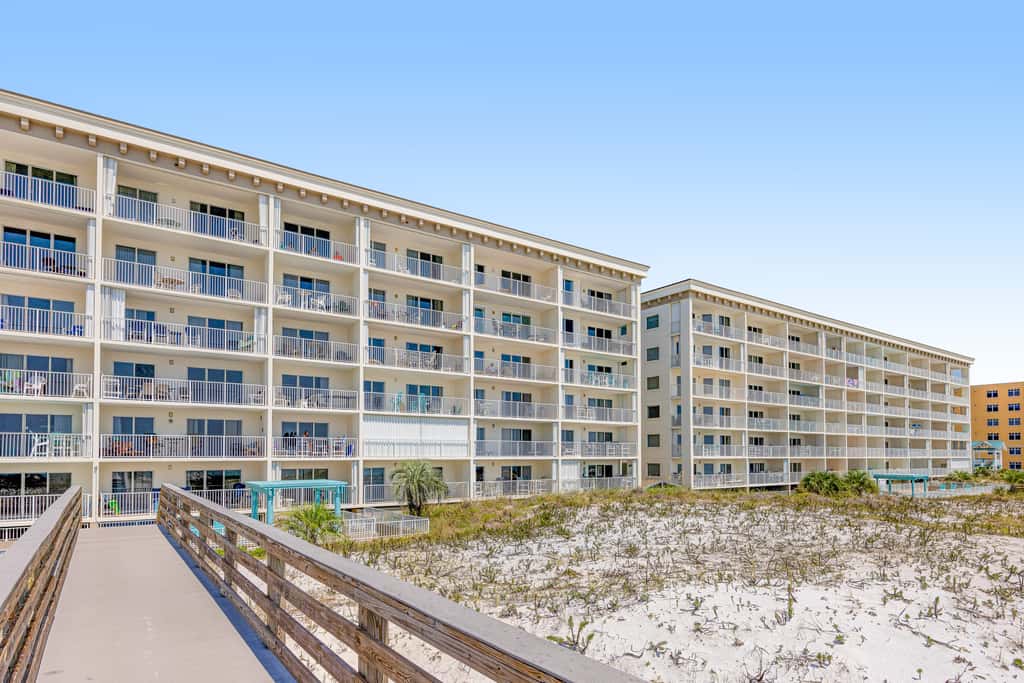 Gulf Dunes 513 - Vibrant Waterfront Condo, Short Drive to Plenty of Tasty Dining Spots