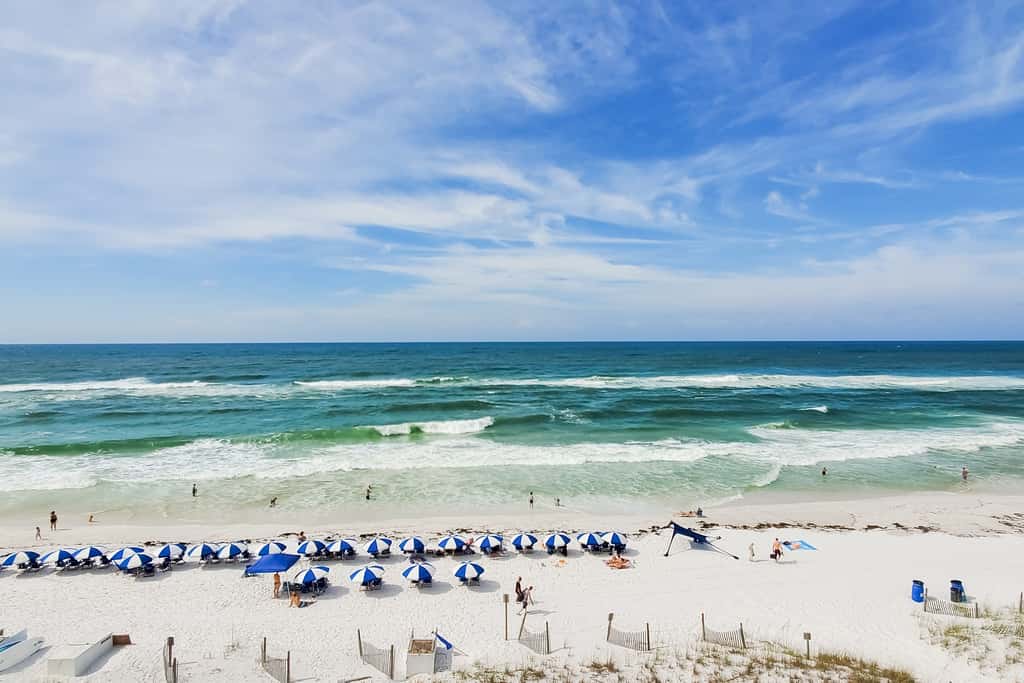 Cozy beachfront home with shared pool, private balcony and beach access