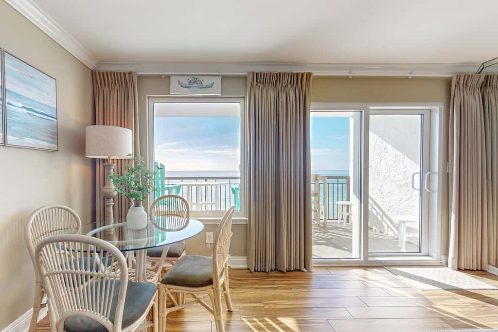 Cozy beachfront home with shared pool, private balcony and beach access