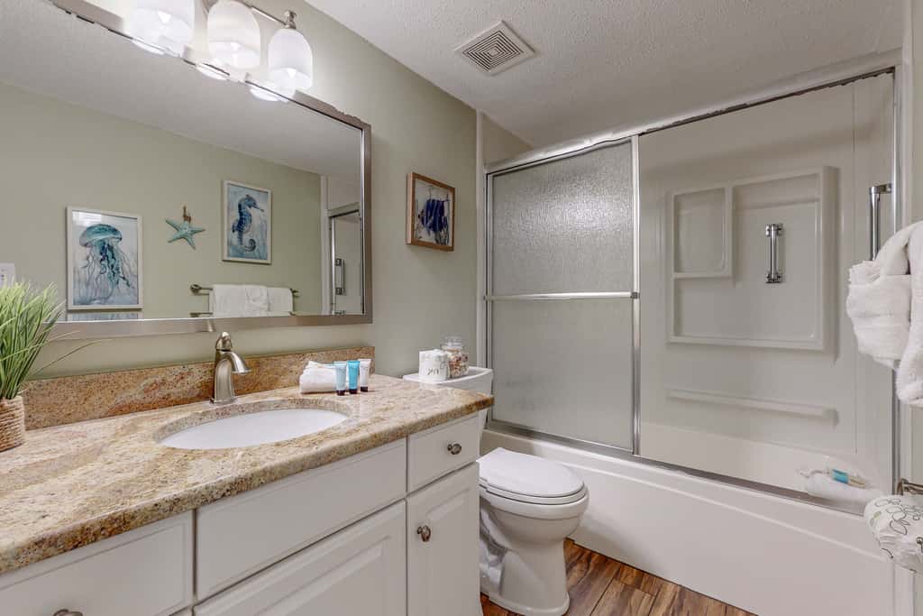 Cozy beachfront home with shared pool, private balcony and beach access