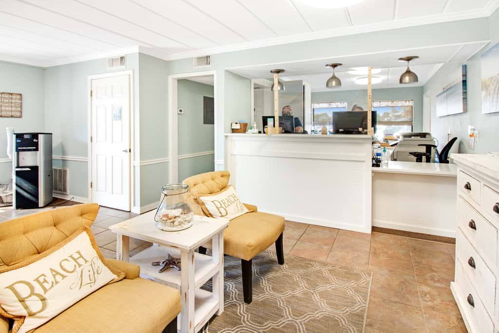 Cozy beachfront home with shared pool, private balcony and beach access
