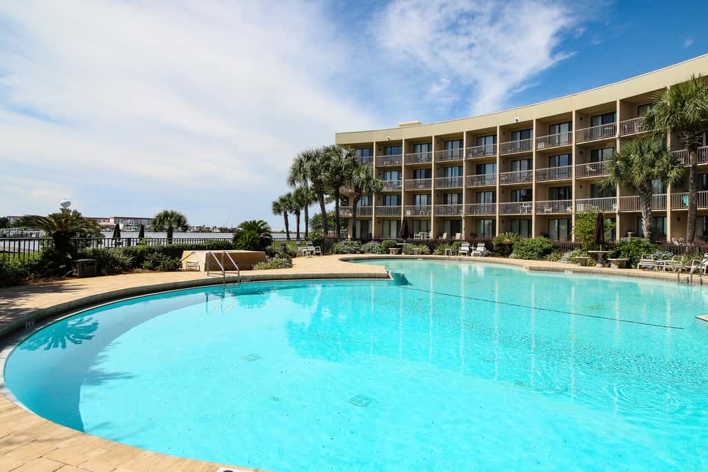 Cozy studio condo with water views, pools & amazing location