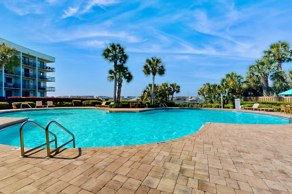 Cozy studio condo with water views, pools & amazing location