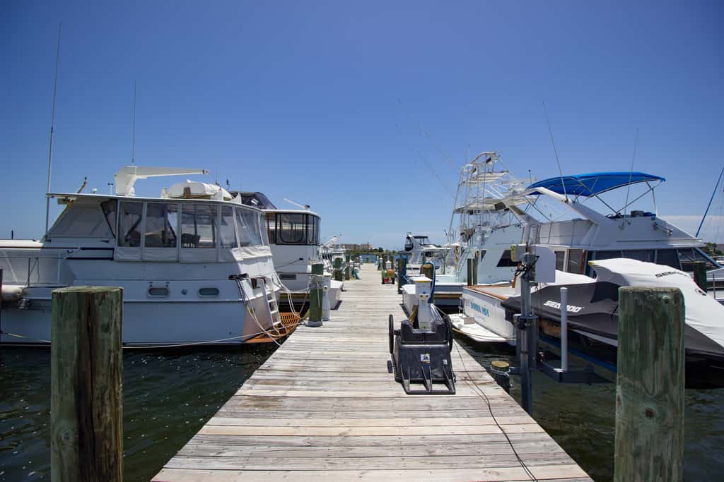 Cozy studio condo with water views, pools & amazing location