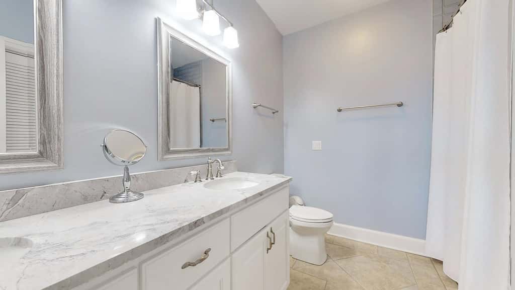 Upscale beachfront home with private hot tub, grill, on-site pools, gym, dogs OK