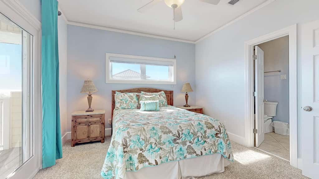 Upscale beachfront home with private hot tub, grill, on-site pools, gym, dogs OK