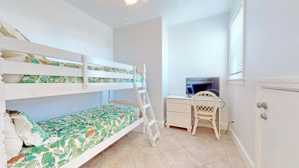 Upscale beachfront home with private hot tub, grill, on-site pools, gym, dogs OK