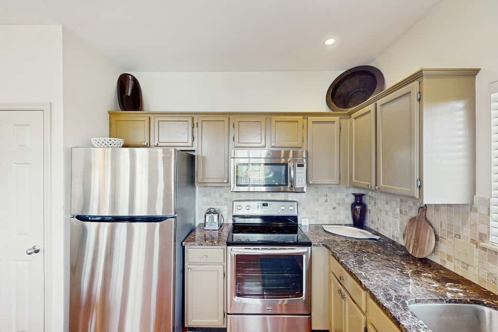 Gorgeous coastal home with plenty of space, shared pool and easy beach access
