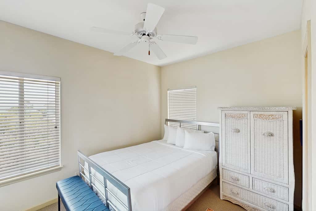 Gorgeous coastal home with plenty of space, shared pool and easy beach access