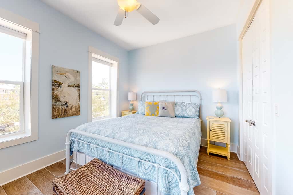 Gulf-front home with infinity pool, AC, kayaks, & paddleboard - close to beach