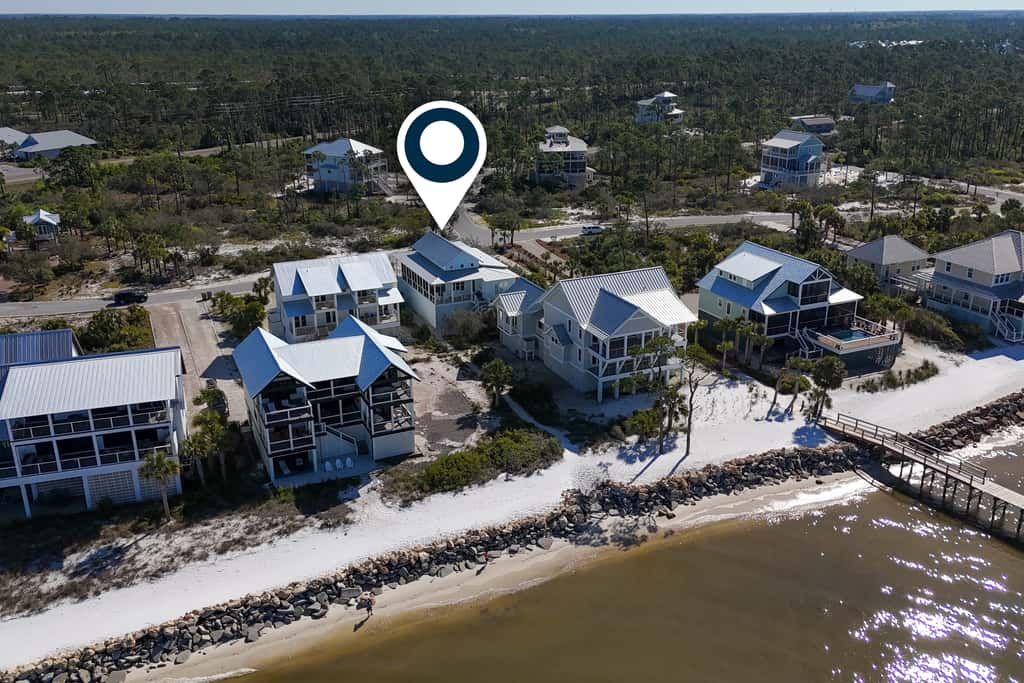 Gulf-front home with infinity pool, AC, kayaks, & paddleboard - close to beach