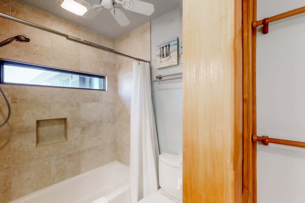 Snowbird-friendly beachfront home with a pool, tennis, washer&dryer, fireplace