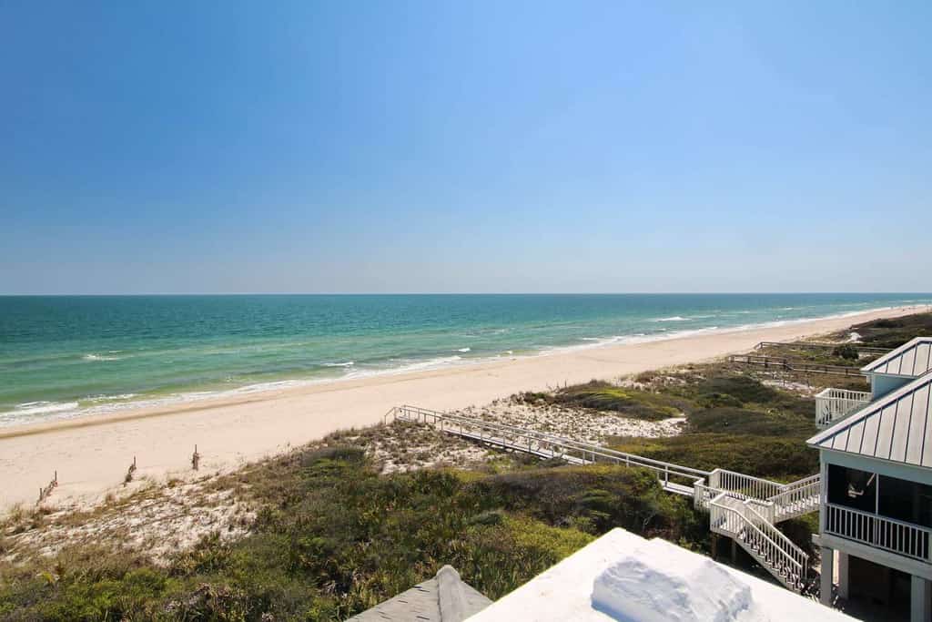 Dog-friendly beachfront gem - community pool, tennis, washer&dryer, central AC