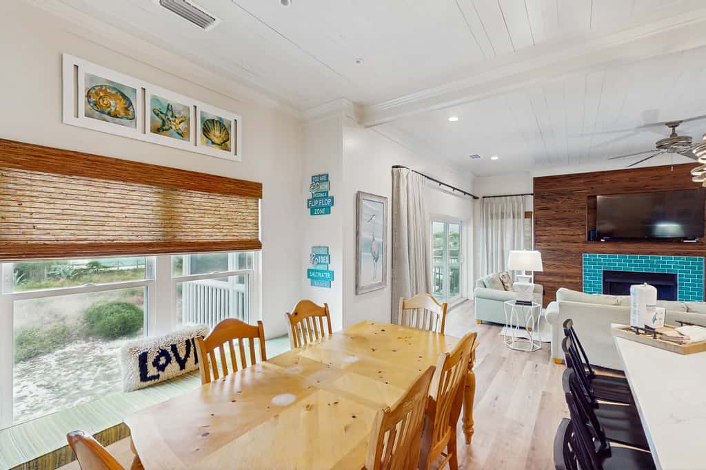 Spacious home with private pool & full kitchen, close to beach