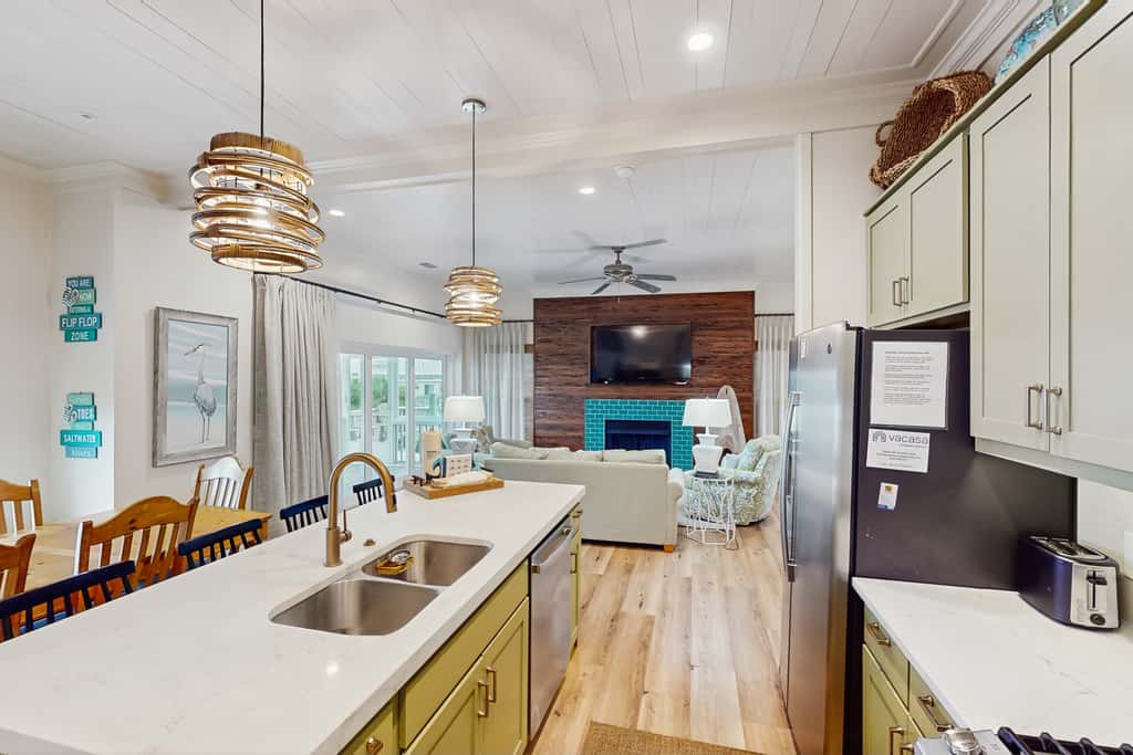 Spacious home with private pool & full kitchen, close to beach