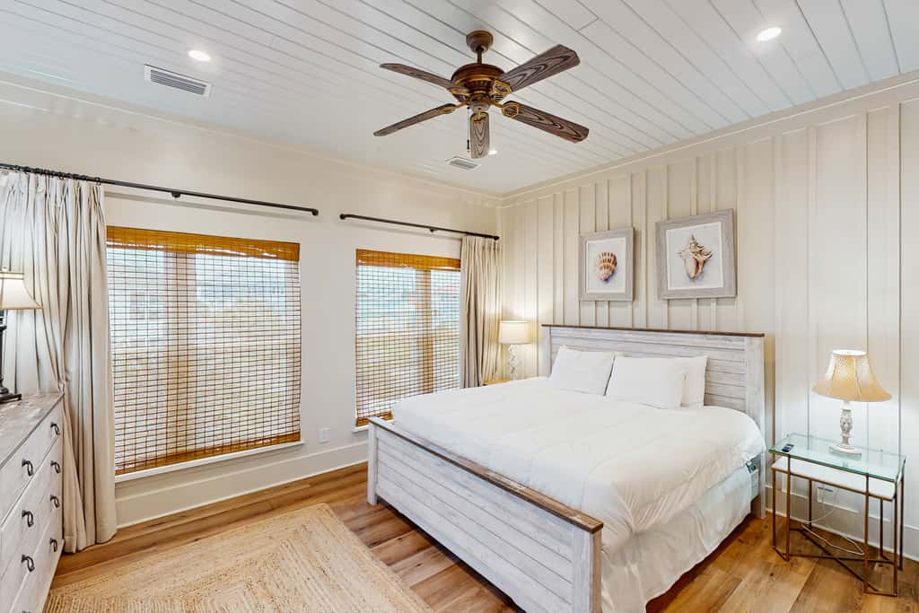 Spacious home with private pool & full kitchen, close to beach