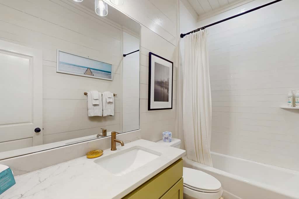 Spacious home with private pool & full kitchen, close to beach