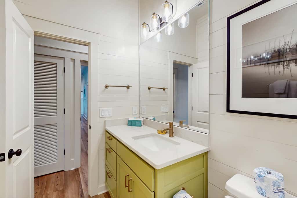 Spacious home with private pool & full kitchen, close to beach