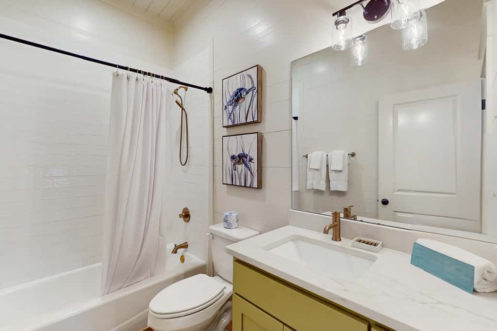 Spacious home with private pool & full kitchen, close to beach