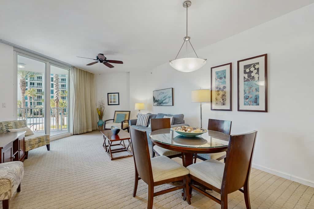 Coastal condo, shared pools, Onsite eateries, Spa, Wifi