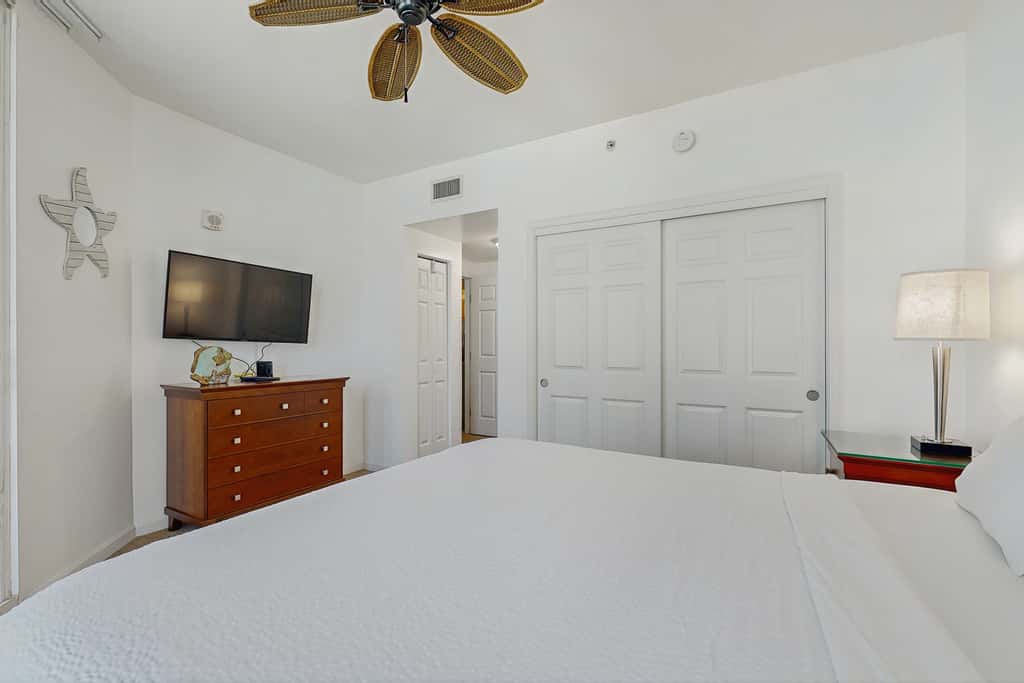Coastal condo, shared pools, Onsite eateries, Spa, Wifi