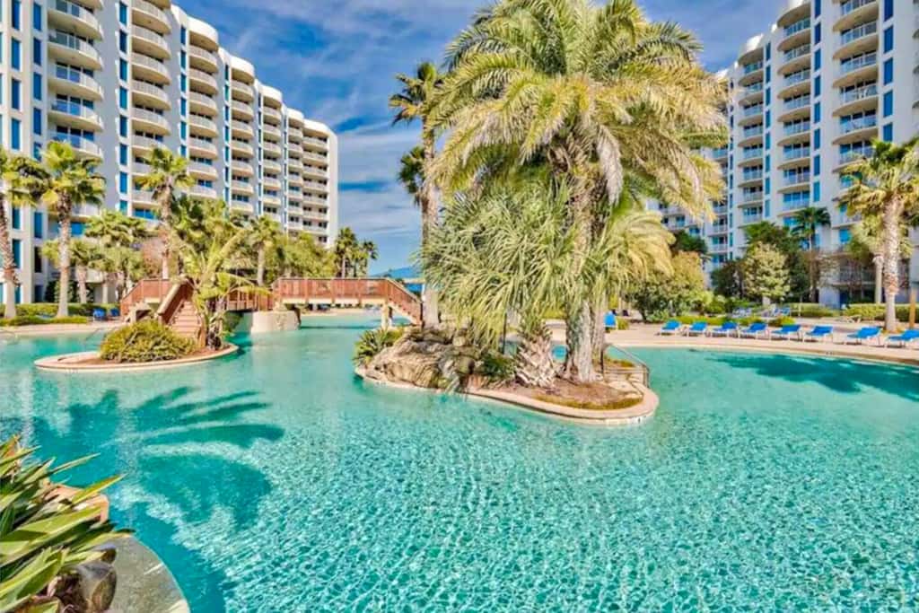 Coastal condo, shared pools, Onsite eateries, Spa, Wifi