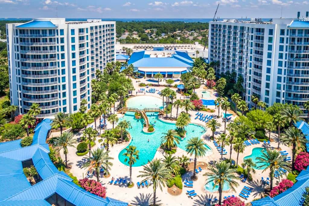 Coastal condo, shared pools, Onsite eateries, Spa, Wifi