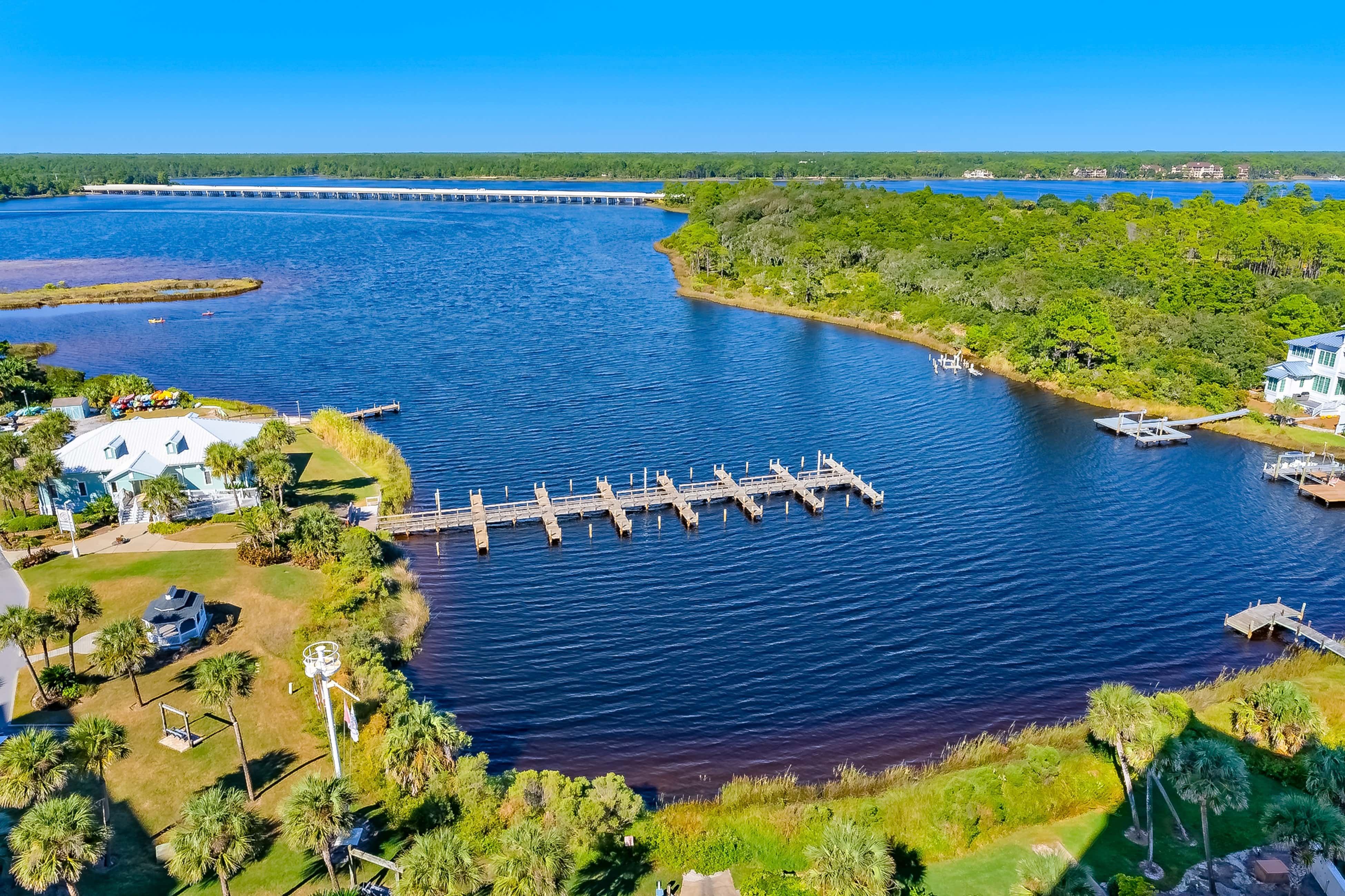 Gorgeous beachfront condo, shared pool and beach access