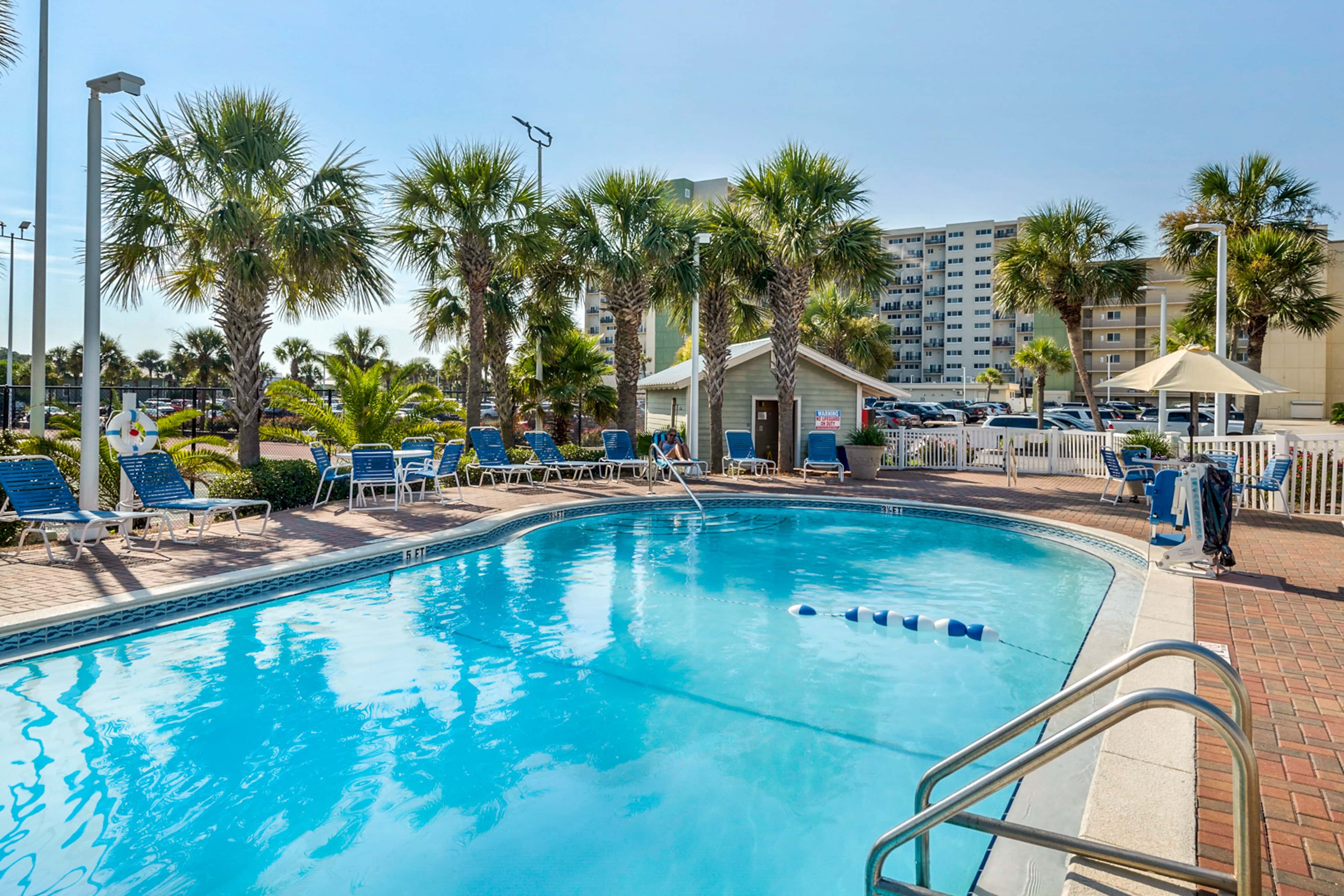 Gorgeous beachfront condo, shared pool and beach access