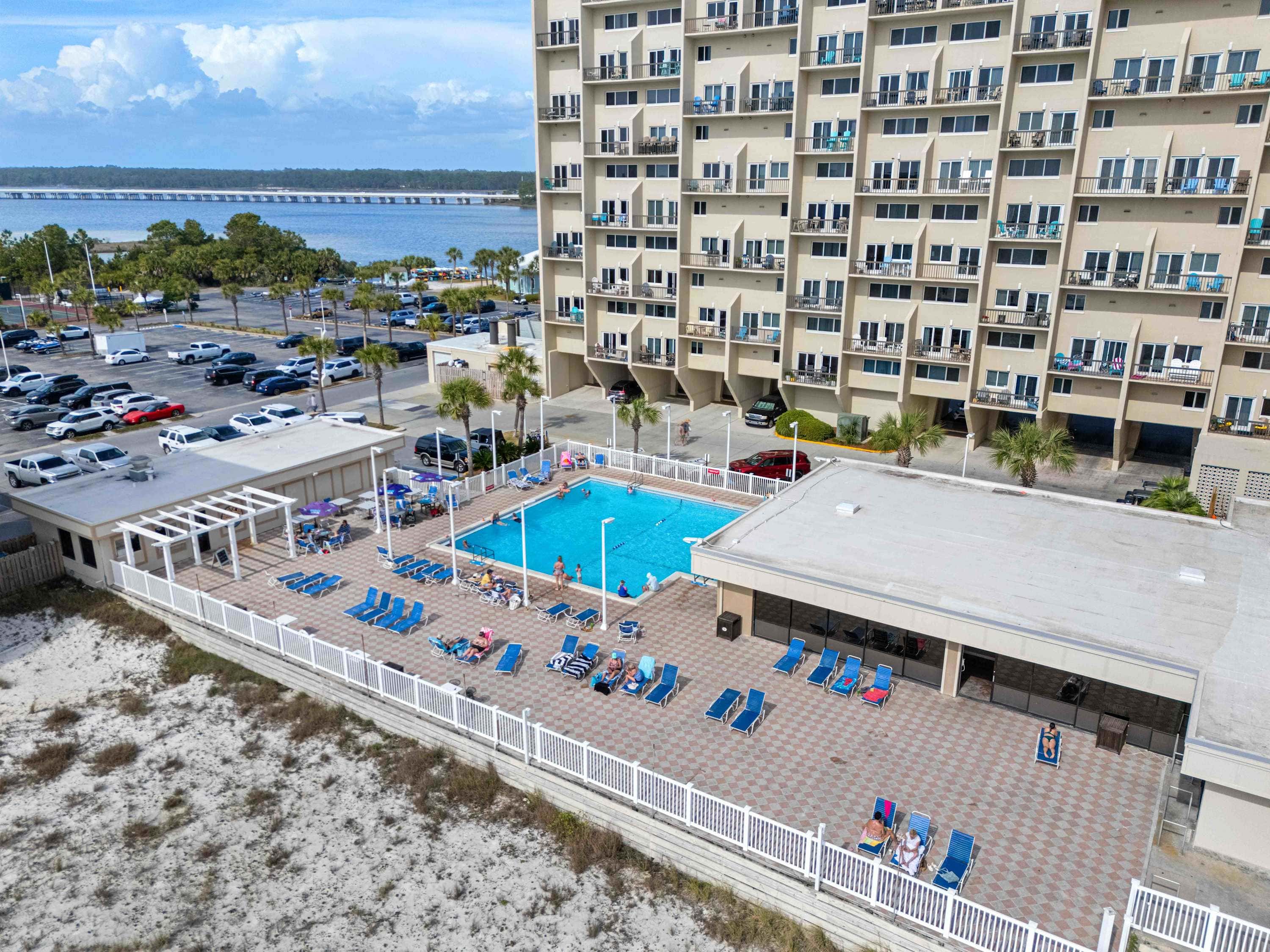 Gorgeous beachfront condo, shared pool and beach access